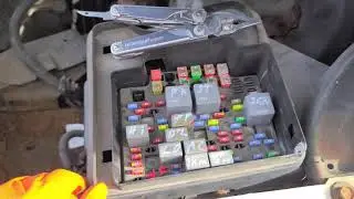 2004 GMC Sierra 1500 Fuel Pump Fuse & Relay