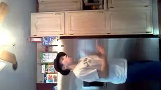 Kid dances to Neyo: MJ style dancing