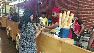 Esplanade Mall re amt kn hela j mo saha mu hasi hasi gadi gali...🤣🤣🤣