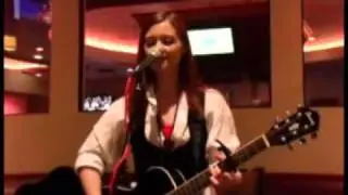 Roxy Gunn Hosts Open Mic night at The Brentwood Tavern