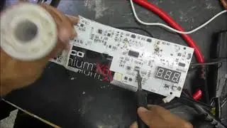 noco gb150 flashing red and green when bluged to the charge
