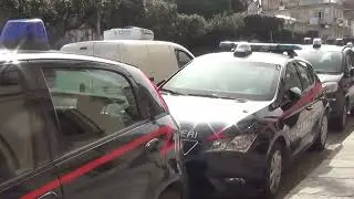 LOCRI: RISSA TRA GIOVANI DAVANTI AL COMUNE
