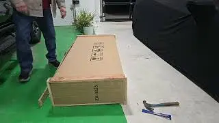 Распаковка заднего диффузора из углеродного волокна для Ferrari 458. - От Burtman Industries.