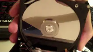 Hard drive does not work with the cover removed ‫‫‮‫‫‮