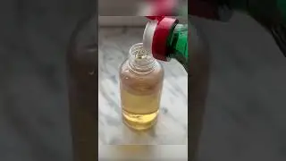 Fleck auf dem Teppich entfernen. Mit diesem DIY Putzmittel kein Problem.