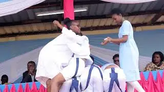 NGARU GIRLS - MODERN DANCE.