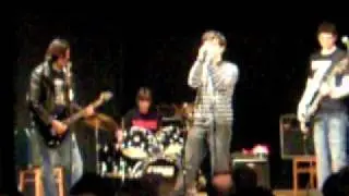 Wildscream- Blitzkrieg bop(live @ gradara).mov