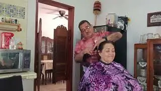 Hoy le corté su cabello a mi hermana Martha...
