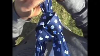 How to Tie Trinity Knot, First Person View, fpv, Hacer Corbata