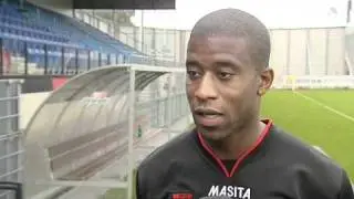 Guyon Fernandez over schorsing