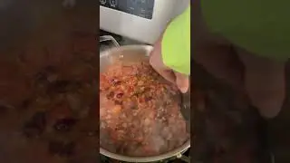 First time ever making chili! Venison chili + Ft. Venison burger! #venison #chili #gamemeat #food