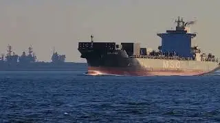 MAGIC HOUR#containership #bulkcarrier #nuclear #aircraftcarrier #bush #cvn77 #ike #CVN69 #cvn73 #sea