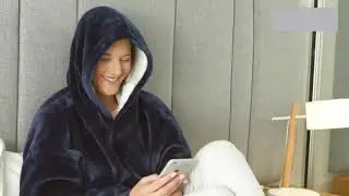 ADULTS BLUE OVERSIZED FLEECE WEARABLE BLANKET HOODIE.