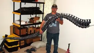 Mounting A 17ft Alien (Xenomorph) To The Ceiling #aliens #aliensmovie