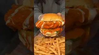 The perfect BUFFALO CHICKEN SANDWICH does exist! 🍗 Blue Ribbon Fried Chicken NYC! 💪 #DEVOURPOWER