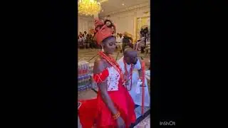 Video from 2Baba Idibia and Honorable Natasha Osawaru&rsquo;s traditional wedding ,