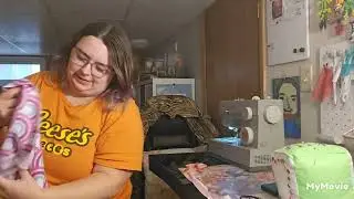 Making a jumbo pillowcase for my reading pillow. Plus a bonus project (sped up)