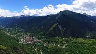 Saint Etienne de Tinée vue d'en haut en été