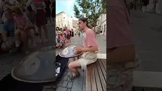 T&acirc;năr c&acirc;nt&acirc;nd la tambur de oțel (Handpan) - Spacedrum Nitro Celtic minor