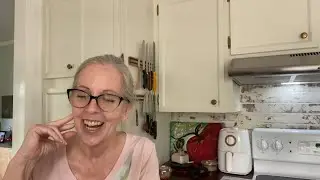 A Hermit Quilter&rsquo;s Vlog: &ldquo;Hold On Let Me Over Think This!&rdquo;