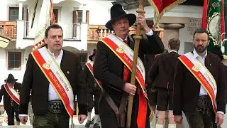 Kirchgang der Unterinntaler Trachtler