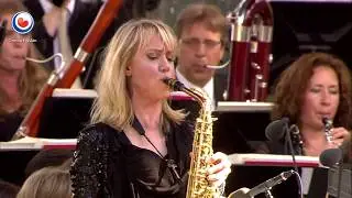 Femke Ylstra plays Pulp Fiction