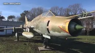 Russische straaljager in de tuin