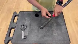 How to grip a squash racket