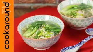Zuppa di pollo con noodles