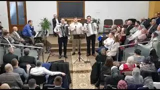 In lumea framantata de pacate - Beni si Dani Cibu, Filip Haprian