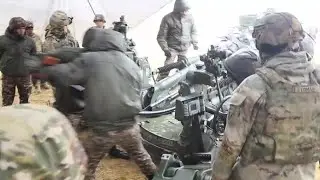 US & Indian Soldiers Exercise with M777 Howitzers in Alaska