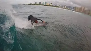 豪雨の早朝ハワイ、誰もいないローカルポイントでまさかの良波！　Early Morning Storm in Hawaii… Empty Lineup, Surprisingly Fun Waves