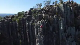 Mt Ngungun climbing