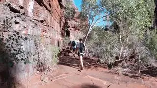 Karijini National Park, hiking in Dales Gorge.