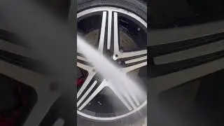 Jetting off the excess🤩 #automobile #mercedes #carguy #detailing #wheelcleaning