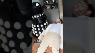 STREAMUJ TERAZ! Podr&oacute;bka Dalek&oacute;w [Odtworzenie sceny z filmu 