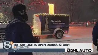 La Crosse's Rotary lights stays open during snowfall, gets help collecting donations