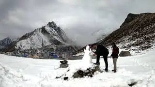 Kyanjin Gompa / Langtang valley trek / snowman/ Winter / cloud / time-lapse