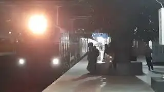 12915 LHB Ashram Express || Gandhinagar Jaipur Railway Station || Indian Railways