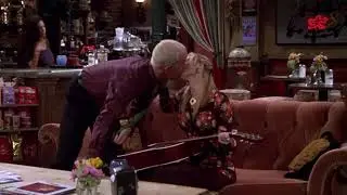 Friends S04E05 Phoebe kisses Gunther