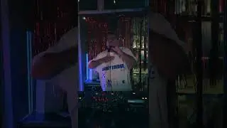 Вечер в Brixtonia Lounge.