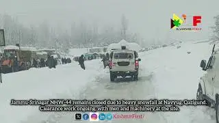 Jammu-Srinagar National Highway (NH-44) Closed Due to Heavy Snowfall at Navyug, Qazigund.