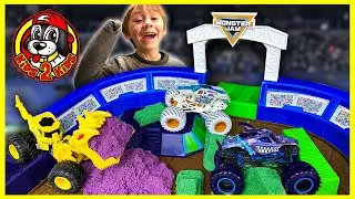 Monster Jam Truck Toys 📦 UNBOXING Gears & Galaxies Monster Dirt Arena with FREESTYLE SHOW!