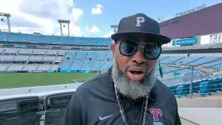 Terry Parker Braves Head Coach Mike Holloway #MediaDay 2023