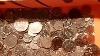 HOW MANY COINS ARE IN DANS BOX 6 DAY 2 - Can you Guess how many coins are in my box?