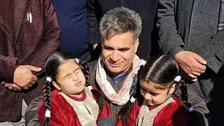 Ravinder Raina met with  Zaiba and Zainab, The viral Twin Sisters from Kashmir