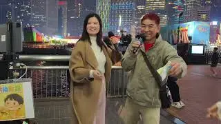 輝哥同靚女唱歌有啲緊張