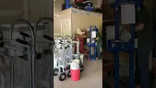 Beekeeper hand operated lift truck