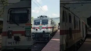 22655 Ernakulam - Hazrat Nizamuddin SF Express arrival at Karwar