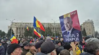 Sute de Rom&acirc;nii protestează in fața guvernului! Protest de amploare &icirc;n Piaţa Victoriei din capitală!